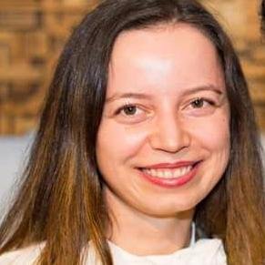 Adventurer enjoying new experiences, yoga, sports, books and psychology. PhD in Systems Engineering. Working in Information Security Management.