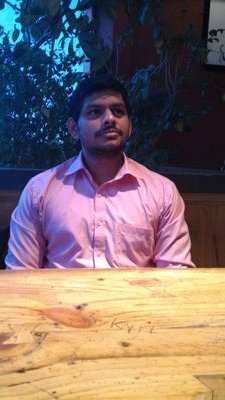 sumitstweets's profile picture. //Implement Bio()