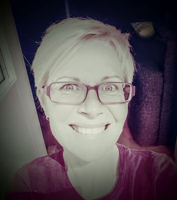 AvaAho's profile picture. Ikinuori, neljän lapsen äiti! #lapset elämäni ilo Harrastan valokuvausta, laulamista ja löhöilyä! Mulla on kaksi kääpiösnautseria ja kissa 🐶🐶🐱