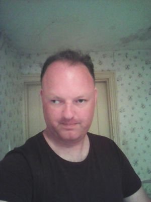 my name peter Andrew hissey live on the isle of Wight Newport like cats and like watching films on now TV like horror films and watch you tube and on face book