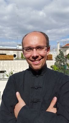 Webmaster éditorial, community manager, blogueur de Plus Zen la vie, passionné par la médecine holistique les arts-martiaux