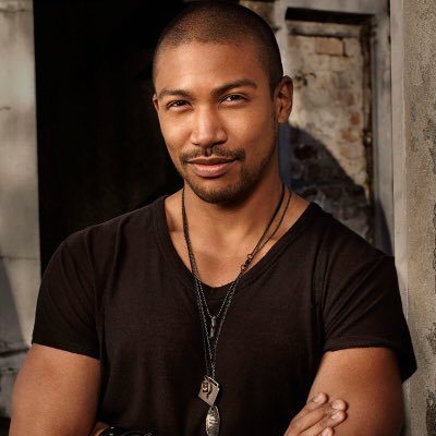 Every king needs a queen, but what do you do when the girl that you want has no interest in being your queen? #TheOriginals 21+ AU MC RP