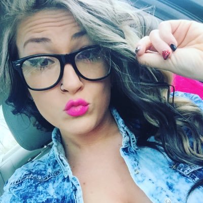 l_squaredd's profile picture. #Princess & a weirdo but I'm real doeee ✌