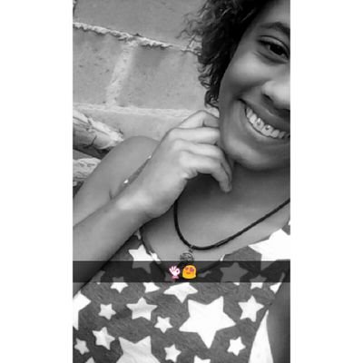 Snap: Islaeff
Fb: Nanny Effgen 
 Ela Só Quer Paz