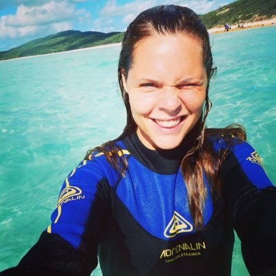 Raketforskare, allmänt geni och vardagshjälte. Eller som mina vänner säger: Du är en sån som skulle kunna söka till Paradise Hotel.