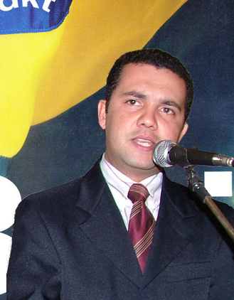 RICARDO ABRÃO
(LocutorPublicitário)
Graduação em Jornalismo MARKETING E PROPAGANDA POLITICA. Atua - Setor Locução e Mestre de Cerimônias.