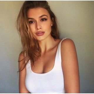 rpwithAmber's profile picture. Oméga.