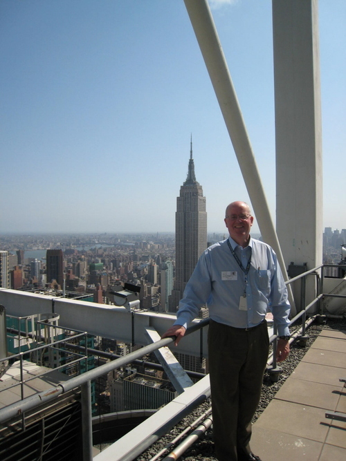 Engineer who loves being on building tops with all best views.
pronoun: dude