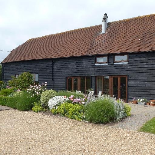 Luxury stays in the beautiful Sussex countryside - 3 miles from Lewes, 2 miles from Glyndebourne. South Downs views.
