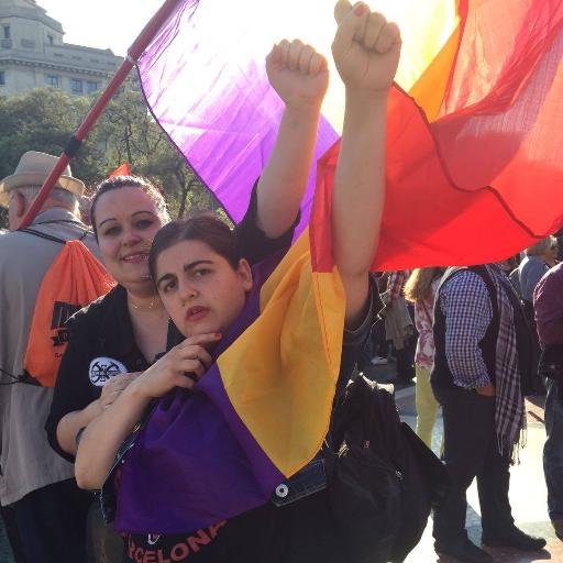 Feminista, Antifascista, Pagana, Rockera, Rebelde, Revolucionaria y Republicana de corazón. Animadora Sociocultural. Directora de lleure.