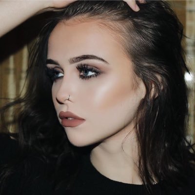 HazelAlvord12's profile picture. ѕσмєσиє,уσυ мυѕт вє уσυяѕєℓf ❁