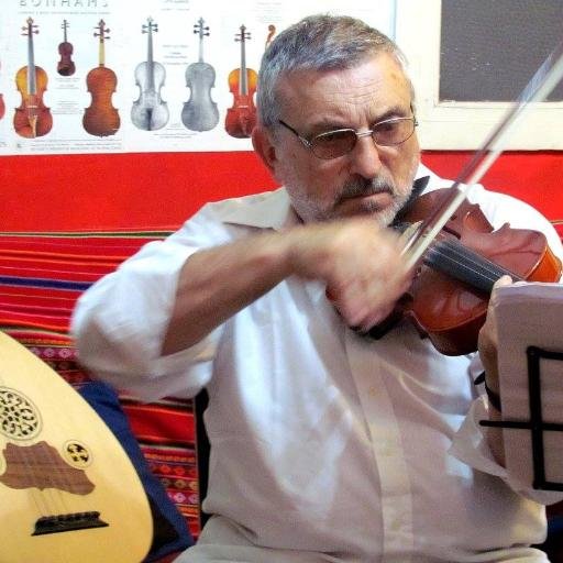LICENCIADO EN ECONOMÍA
Profesor Superior en Economía
Técnico Químico.
Economía Social
Criador de Peces Tilapias.
Boguer Majon Lemadrijim
Violín, Buceo