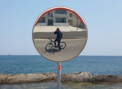 super_bae's profile picture. 2022년 4월 한국에 귀국 
현재, 자전거로 음식 배달일을 하고있습니다. 
원룸텔(고시원)에 거주하고 있습니다.