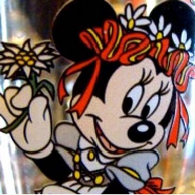 meeellow5's profile picture. みんな幸せになーれ。Svartという名前のシャチと暮らしはじめました。息抜きのあいまの人生。ディズニー。サッカー。コーヒー。