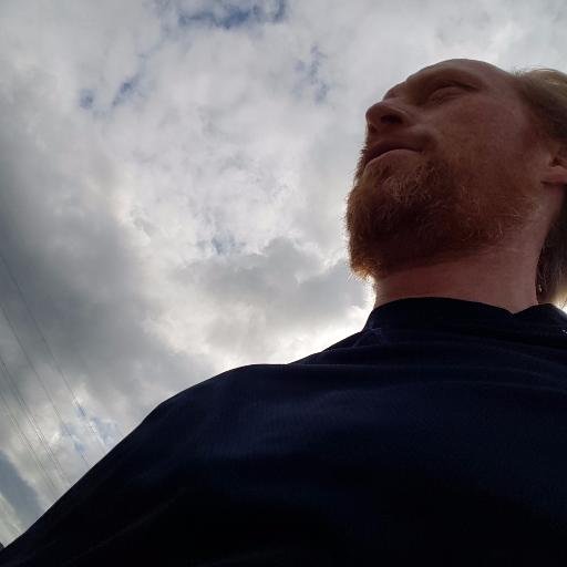 Reynoldch's profile picture. Android. iPad. Ajax. Easycratie. Lifehacking. Getrouwd met Eva. Vader van dochter. Stoïcijn. Hardlopen. I ❤ AWD. #HODL