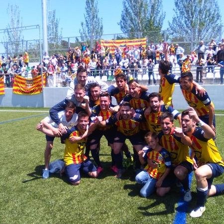 Arquitecte.
Fanàtic de l'esport. Futbolista al F.C.Vilafranca. Abans a E.F.Garrotxa, U.E.Poble Sec, F.C.Vilafranca, A.E.C.Manlleu, U.D.A.Gramenet i U.E.Rubí.