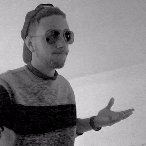 T. I. e eletricista atualmente atendente no McDonald's