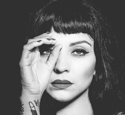 Bienvenidos a este espacio creado con la finalidad de compartir el gusto por nuestra querida Mon Laferte. ❤