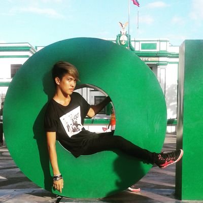 SuperFanaticGuy's profile picture. Life is worth living  Thank Yo Lord!