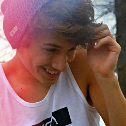 mariogmzzz's profile picture. carpe diem