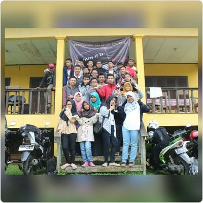 sfonee_'s profile picture. Kelas yg isinya 36 anak, kita emang ga kompak tapi kita sama-sama ngerjain tugas yg sama.