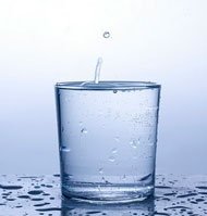 gota_que_vessa's profile picture. Al final t'afartes... i arriba un dia que la darrera gota que arriba t'obliga a dir PROU! I penses en la construcció de coneixement col·lectiu com a esperança.