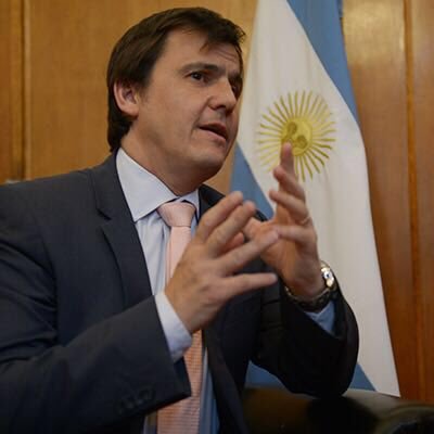 Abogado(UBA).Ex Secretario de Agricultura Familiar Coordinacion y Desarrollo Territorial en @AgriculturaAR Defiendo la vida 🌊💙 Demente de River y de Messi.