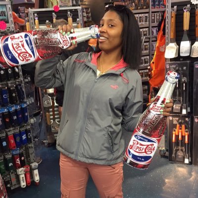 duh__dominique's profile picture. IG: duh__dominique (thats 2 underscores)    OF @damnnndommm #BlackLivesMatter