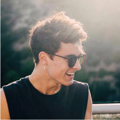 Fvckinfcke's profile picture. I like to party, make videos and Chill.