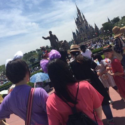 raspberrypink74's profile picture. 