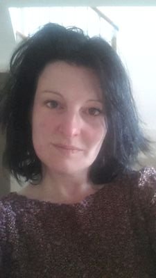 AnnaCrookArt's profile picture. Happy..... mum, wife, artist, friend of Jesus.