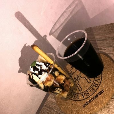 北大一年五組、教育学部が楡陵祭でやるワッフルのお店です!仲良くしてください! 妖精とか、リツイート割引企画とか、色々考えております!仲良くしてね!中の人→杉谷しんじつ@sgitn_lock たかたか(y.t.)@kirin_0708 問い合わせ先 maison.de.waffle@gmail.com
