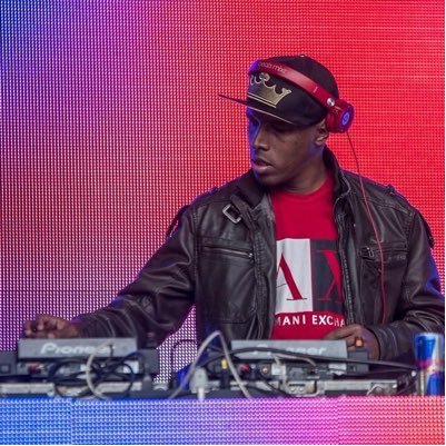 Dj, produtor, compositor e empresário. Link do novo single https://t.co/c64ZBHj6rs