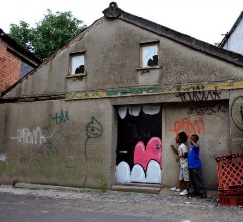 Children go hungry because the rent eats first. Sporadically sharing news, opinions, humour of tenant struggles from around the world.