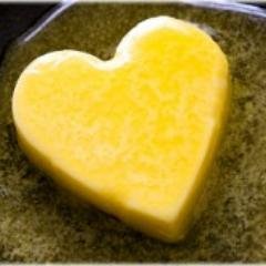 LCHF & Keto. Recipe innovator. Fitness fan currently loving BBG. Feel free to join me on Facebook (link below) if you want to dish on any of these topics!