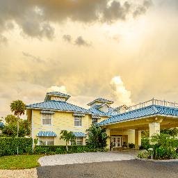 Naples Garden Inn is a delightful, family-owned tropical inn. We are conveniently located in the center of Naples, within moments of the beautiful beaches.