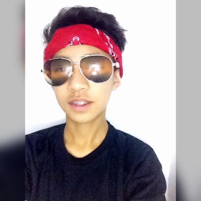 charlz_xd's profile picture. 