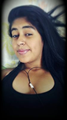 Morena.. baixinha... Amo musica...17 aninhos...solteira