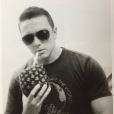 FROMANDENNIS's profile picture. 