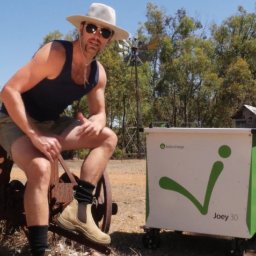 Outback wrangler of mobile devices, discovering the best ways to sell @LocknCharge products to your clients.
