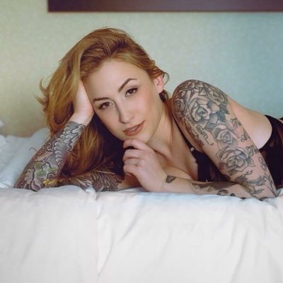 kellyacalabrese's profile picture. Touring wardrobe stylist, lingerie designer, amateur food critic and person who loves to travel but hates snow.