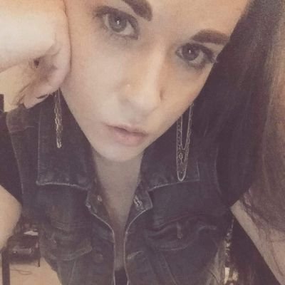 kissmekt31's profile picture. Social working, tattoo loving, music junkie, living in Denver.