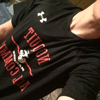 burninginside_'s profile picture. we need to remember individuality. {artist} {guitarist} {future marine}