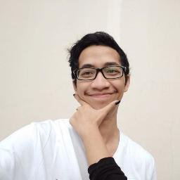 Tukang jualan meja yang berubah menjadi parody Reza.