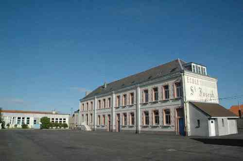 StJoBerck's profile picture. Ecole maternelle et élémentaire située au centre de Berck sur mer, propose un cadre agréable pour des conditions idéales de travail.