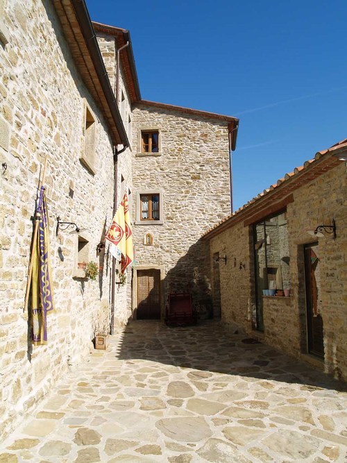 AGRITURISMO, FARM, APARTMENTS IN THE COUNTRY SIDE, AUTHENTIC FOOD, AGRICOLTURAL PRODUCTS, HOSPITALITY, BE A PART OF OUR FAMILY! Appartamenti Toscana