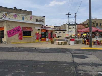 Craig's Popcorn Corner. The world's only drive thru popcorn stand. Home of the banana shake. We are open M-Th 3-9 and F-Sun 1-9. Portage, Wisconsin