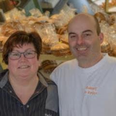 Brood en Banketbakkerij met winkels in Sluiskil en terneuzen,Directeur-eigenaar :Wim de Bruijne,gehuwd met Natasja en vader van Lobke en Jessy