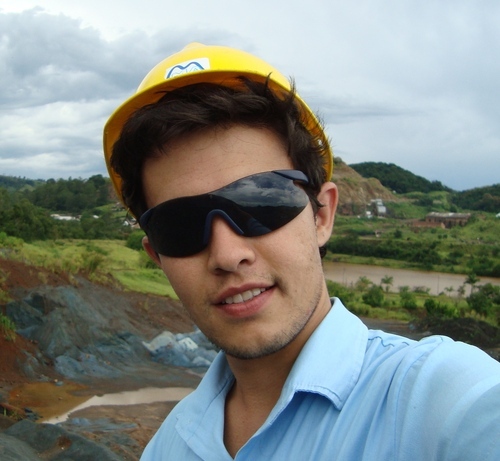 biólogo..espec.em gestão ambiental..mineiro de alma e coração..Analista ambiental da Mineração Morro Azul..peladeiro de fds e como ngm e de ferro butequeiro tbm
