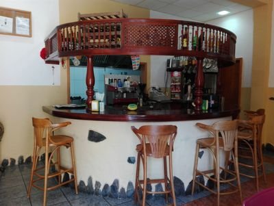 Bar situado en la plaza del Rosario en Agüimes